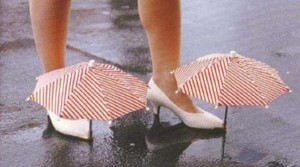 Invenzioni inutili - ombrellini da scarpe